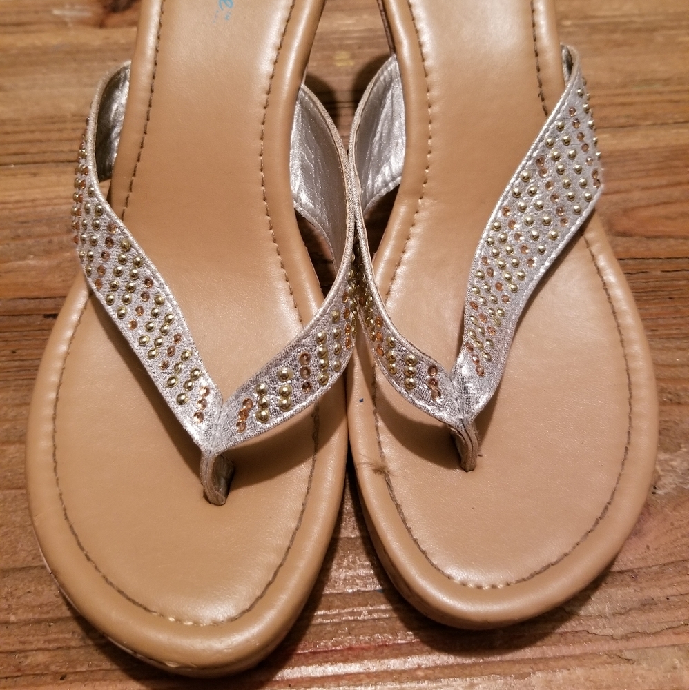 Sandals just be
